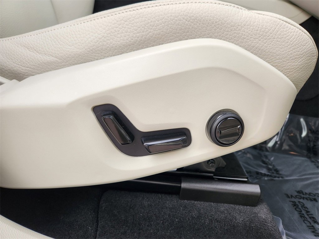 Used 2025 Volvo XC60 B5 Core w/ Protection Package Premier image 27