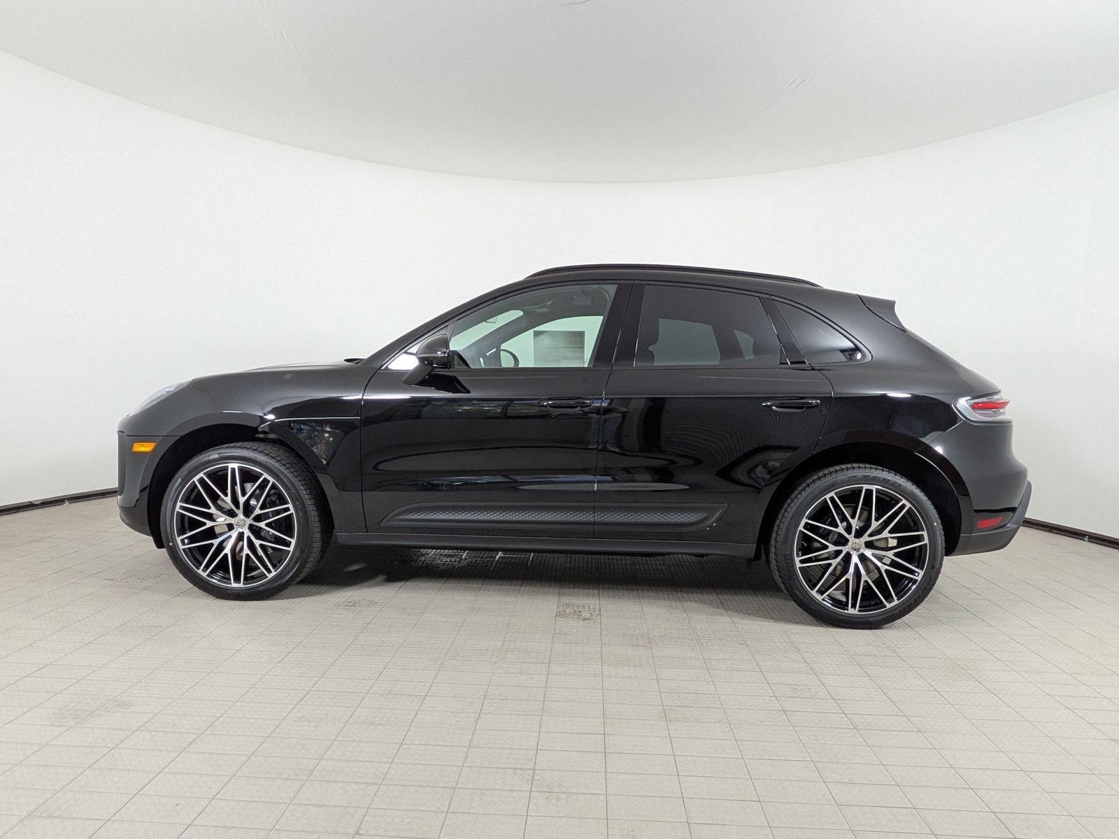 New 2026 Porsche Macan AWD/4WD image 2