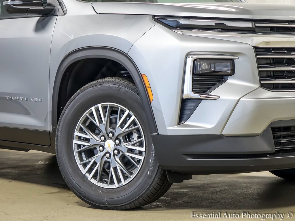New 2026 Chevrolet Traverse LT w/ LPO, Floor Liner Package AWD/4WD image 4