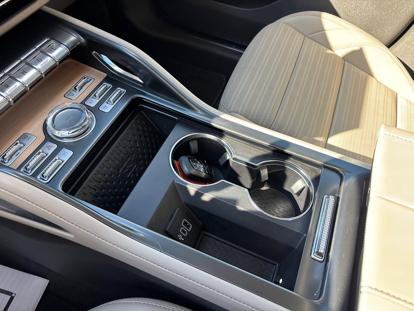 Certified 2024 Lincoln Nautilus Reserve AWD/4WD image 24