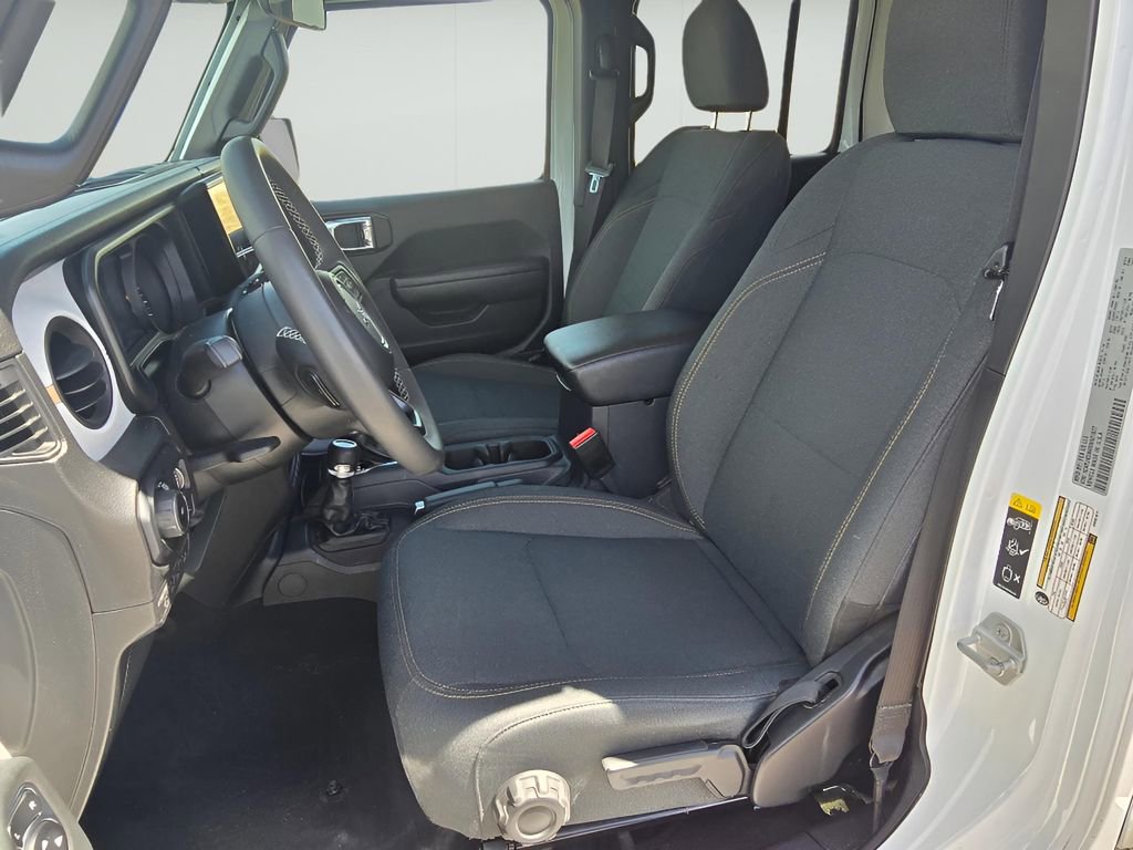 Used 2025 Jeep Wrangler Unlimited Sport AWD/4WD image 27