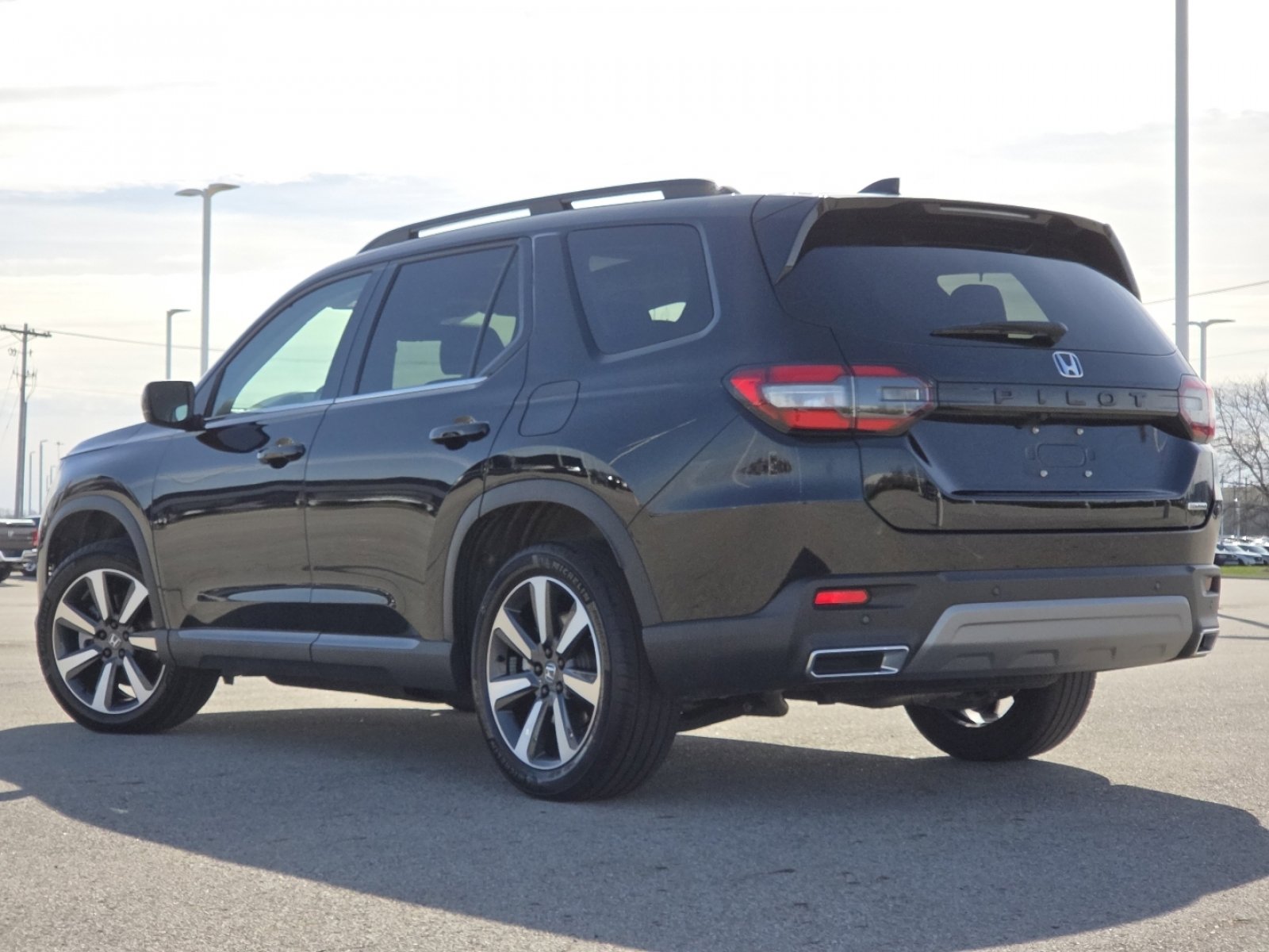 Used 2023 Honda Pilot Touring image 17