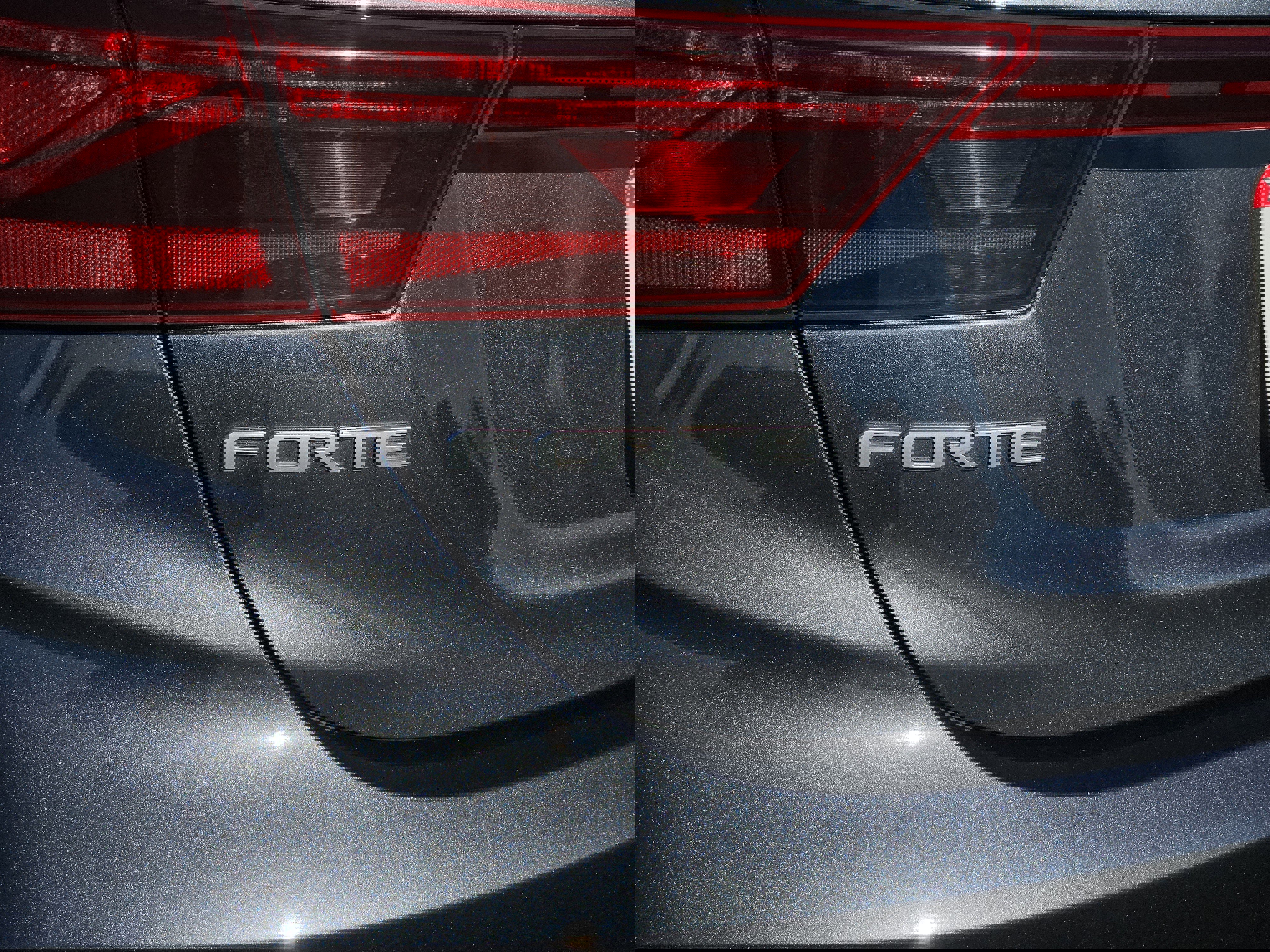 Used 2022 Kia Forte LXS w/ LXS Technology Package image 7