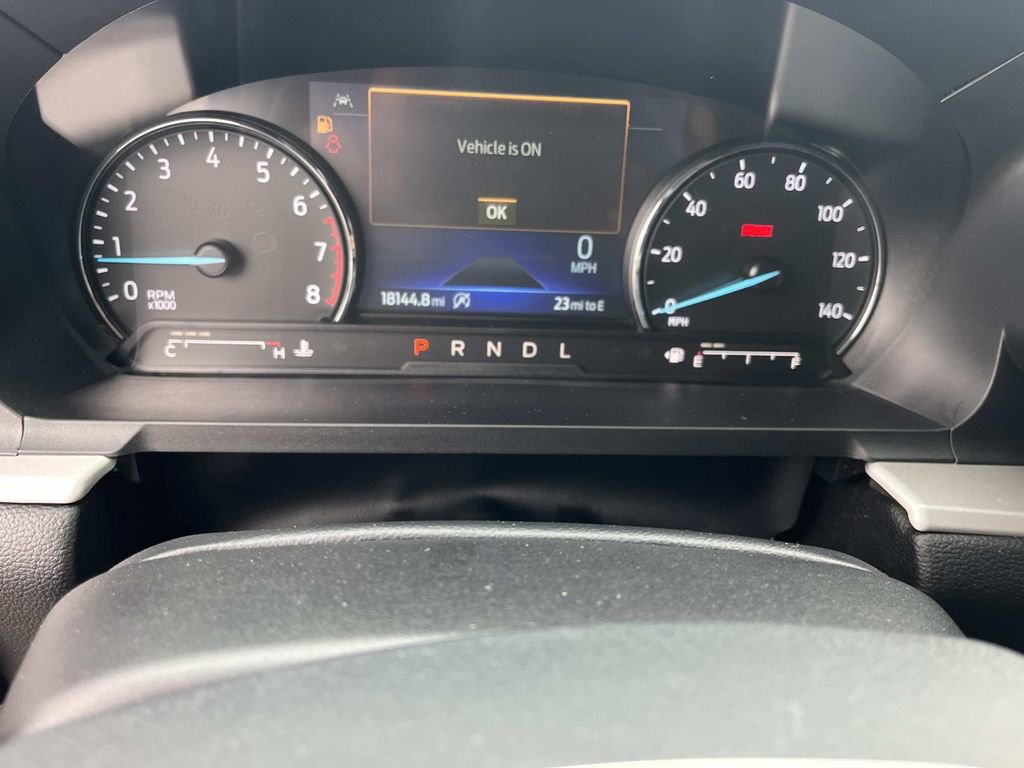 Used 2024 Ford Explorer XLT w/ Equipment Group 202A AWD/4WD image 34