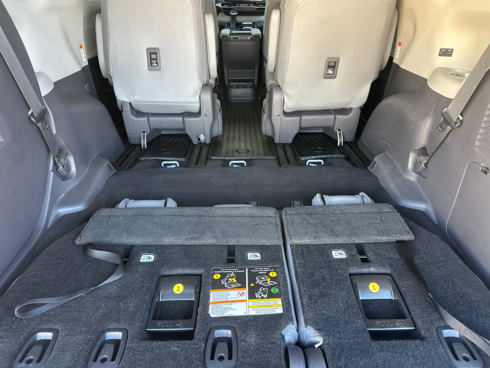 Used 2021 Toyota Sienna Limited FWD image 16