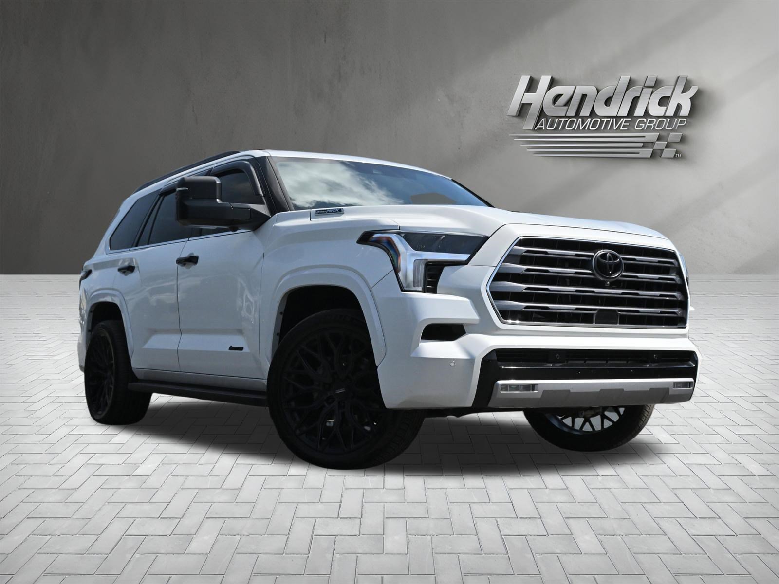 Used 2023 Toyota Sequoia Limited RWD video 2
