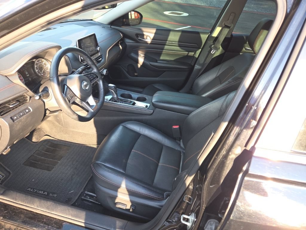 Used 2020 Nissan Altima 2.5 SR FWD image 11