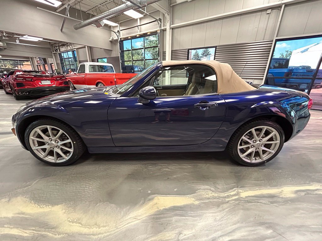 Used 2009 MAZDA MX-5 Miata Grand Touring RWD image 31