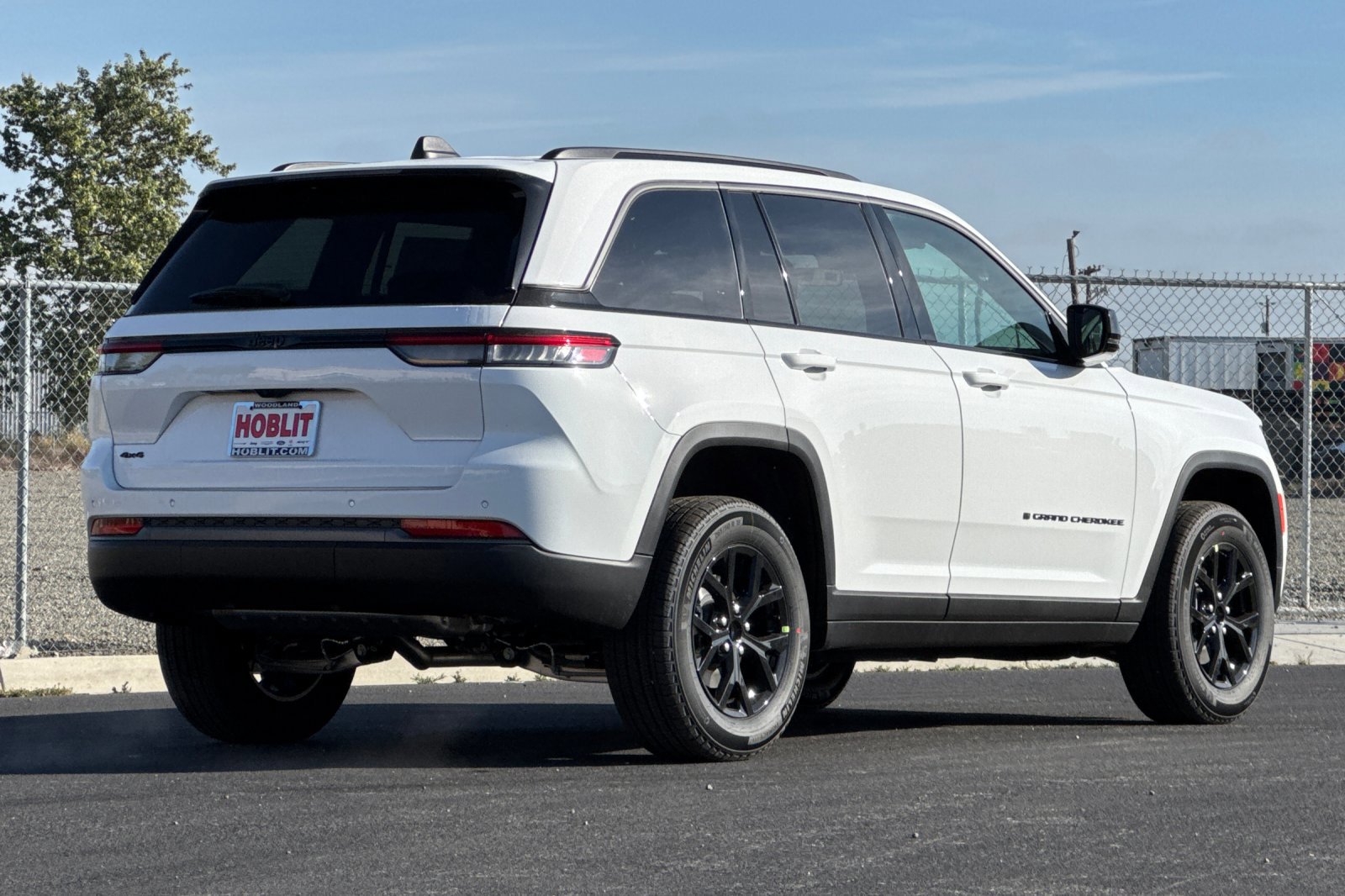 New 2026 Jeep Grand Cherokee Altitude AWD/4WD image 3