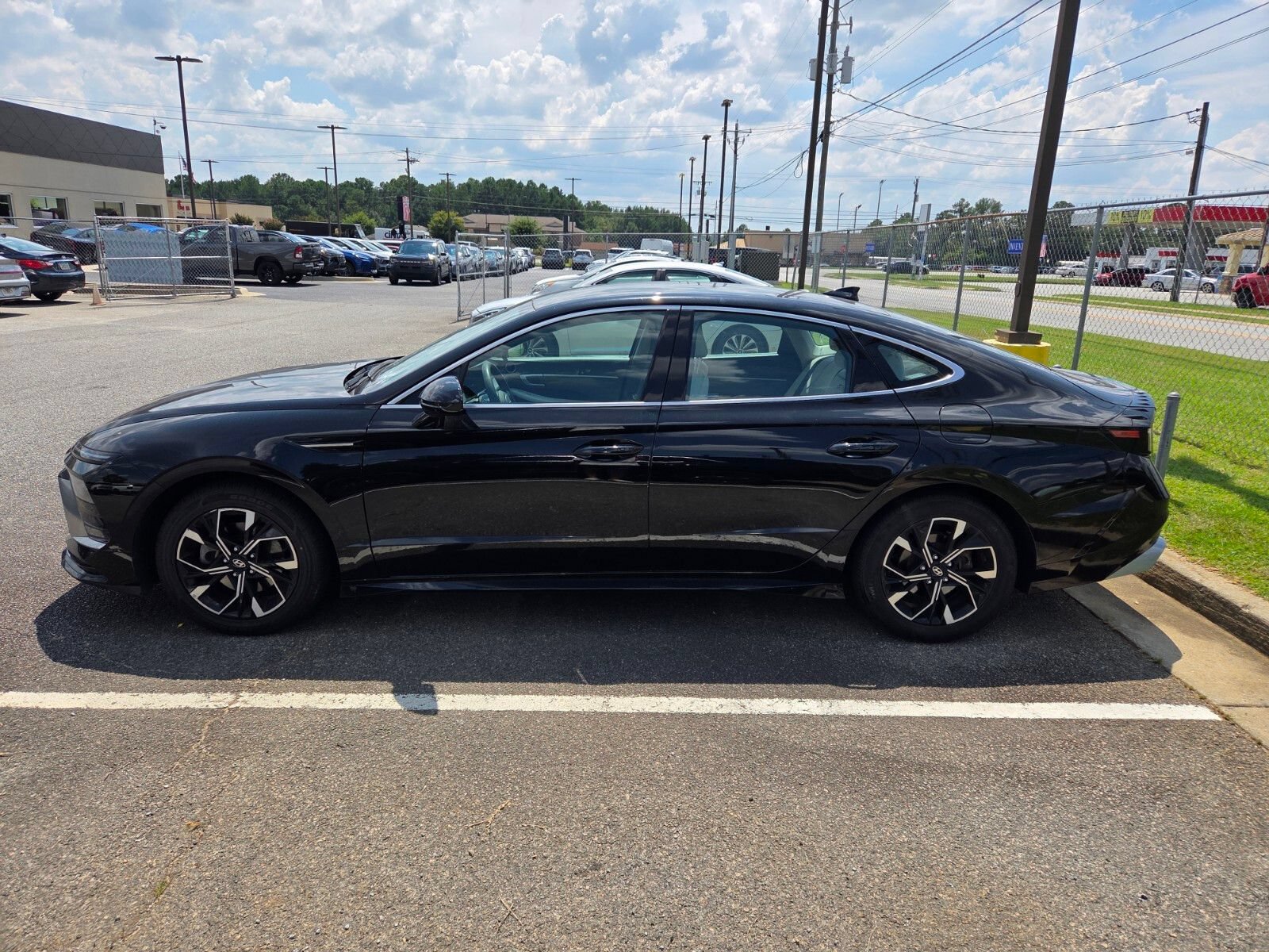 Used 2024 Hyundai Sonata SEL FWD image 4