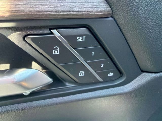 New 2026 GMC Acadia Denali w/ Super Cruise Package image 18