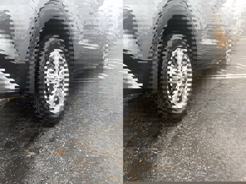 Used 2024 Nissan Kicks S image 5