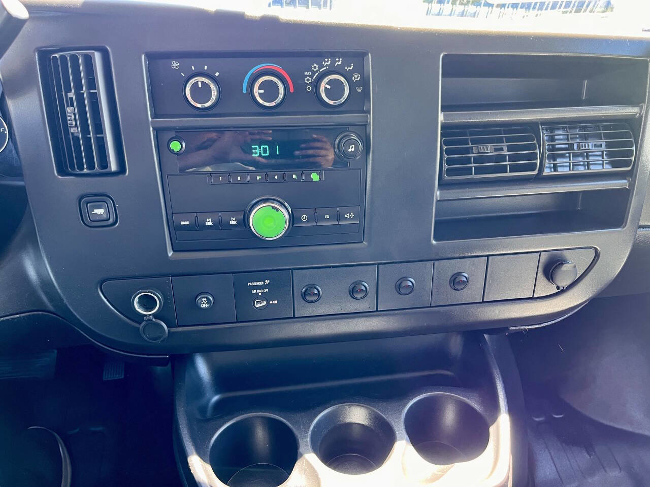 Used 2013 Chevrolet Express 2500 RWD image 10