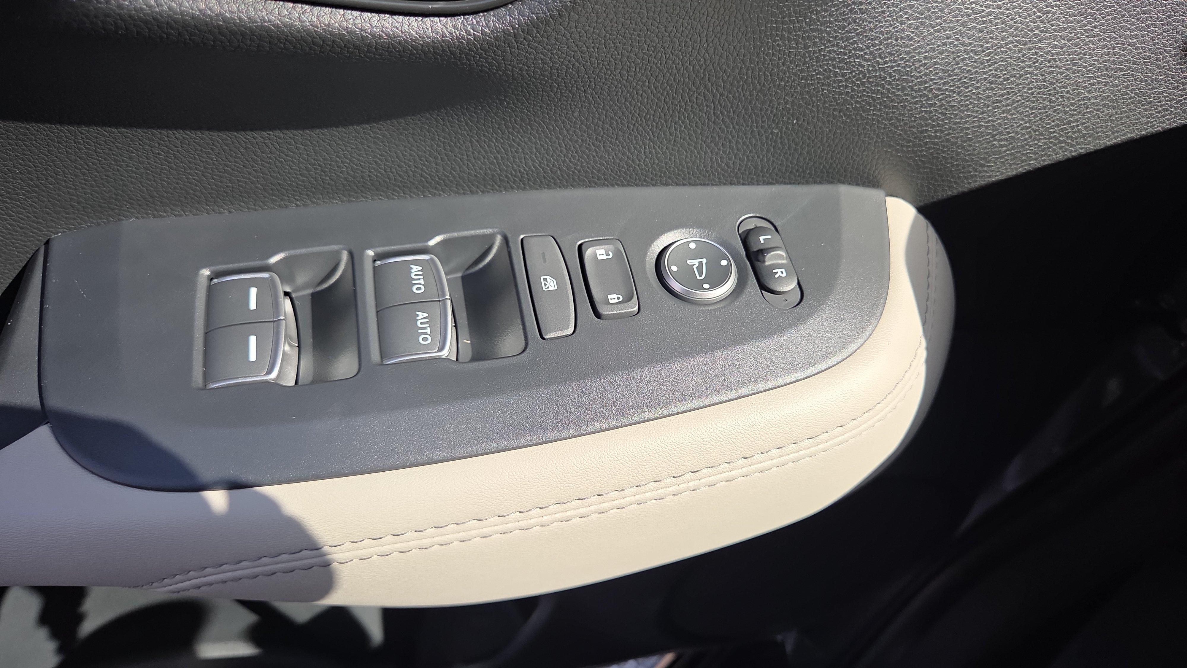 New 2027 Honda HR-V EX-L image 32
