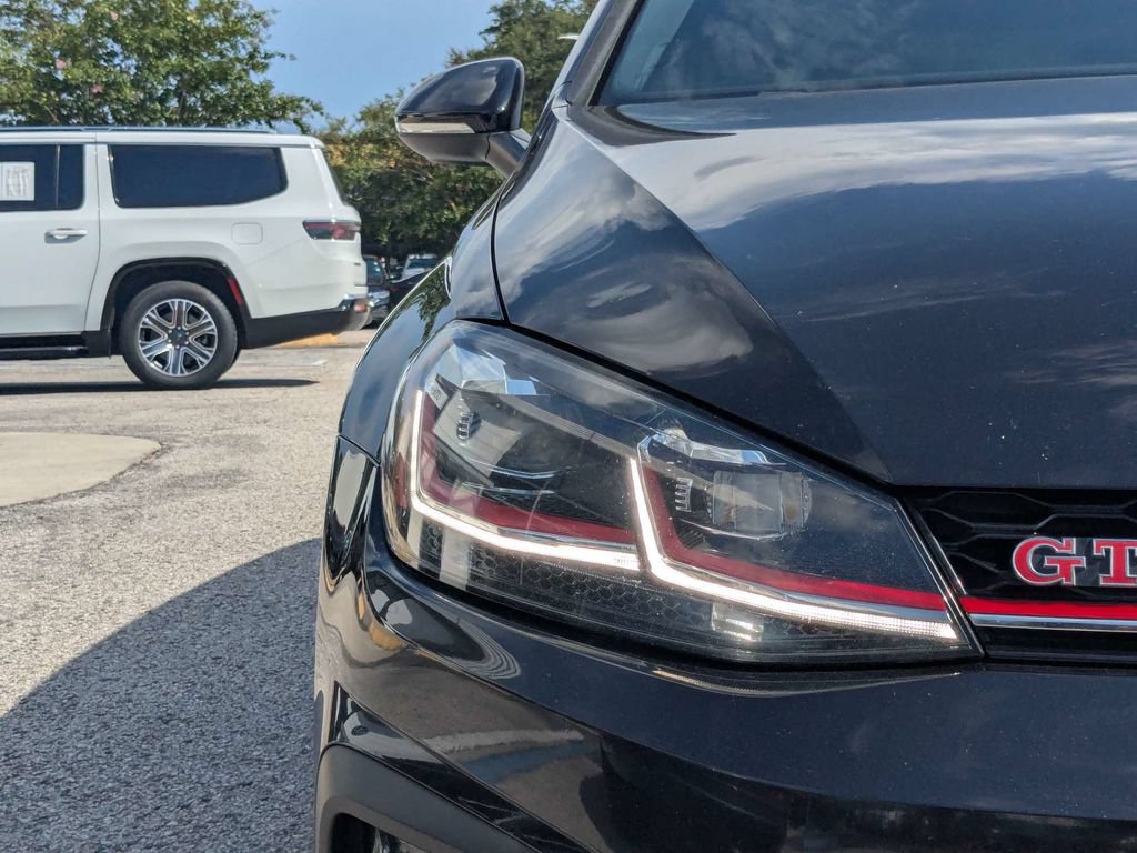 Used 2020 Volkswagen GTI SE FWD image 10