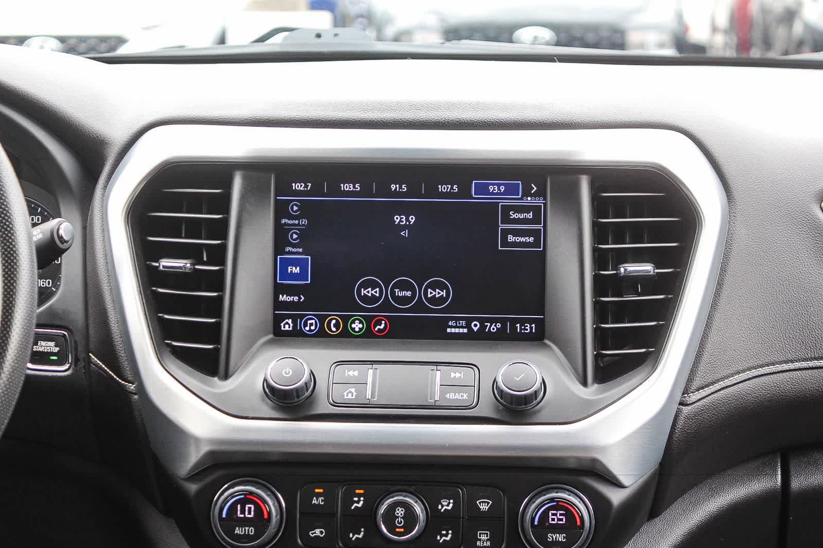 Used 2023 GMC Acadia SLE w/ Driver Convenience Package FWD image 19