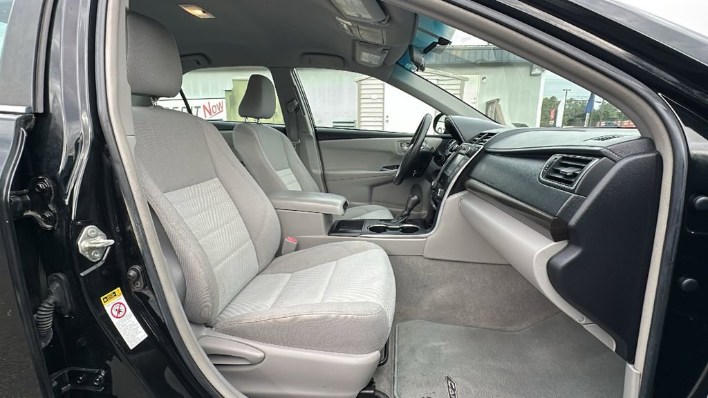 Used 2016 Toyota Camry LE image 15