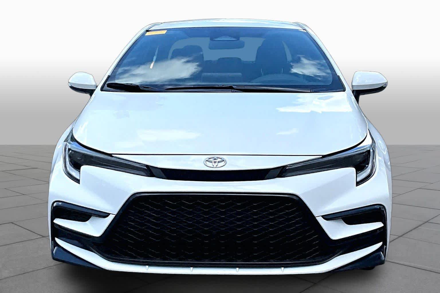 Used 2024 Toyota Corolla SE FWD image 4
