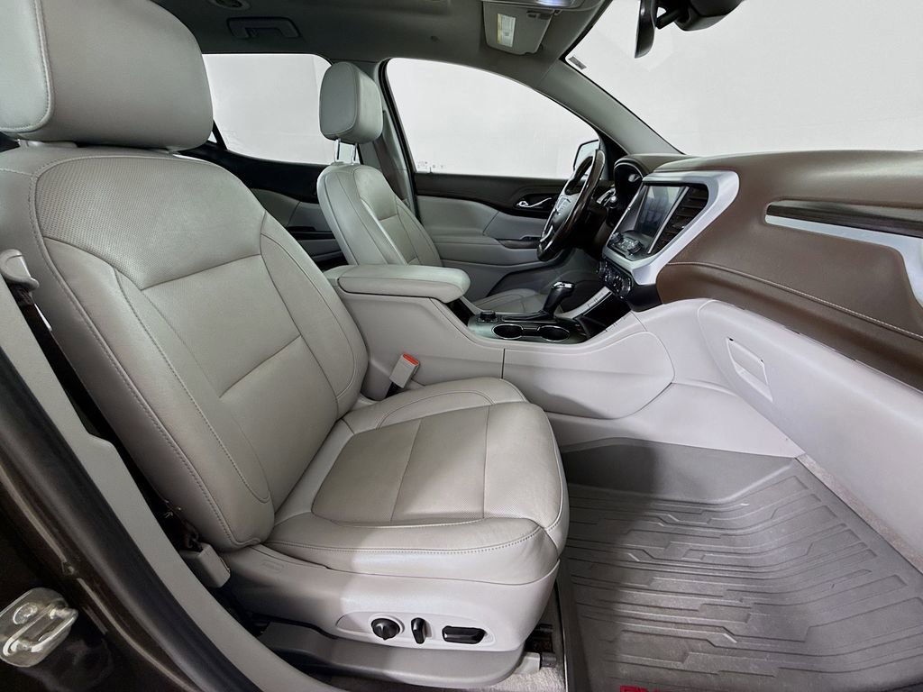 Used 2019 GMC Acadia SLT w/ LPO, Floor Liner Package AWD/4WD image 33
