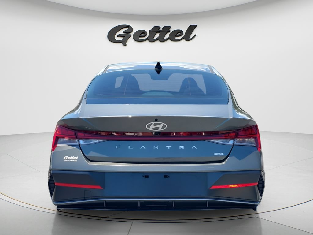 Certified 2025 Hyundai Elantra Limited FWD image 6