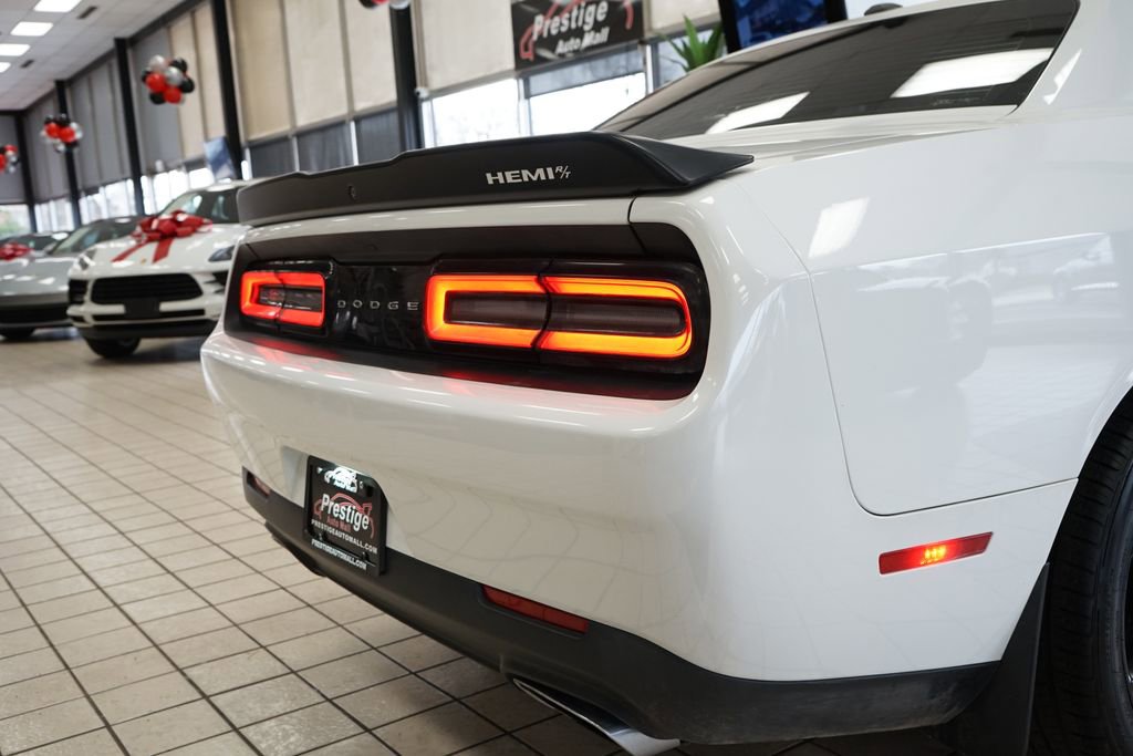 Used 2018 Dodge Challenger R/T w/ Blacktop Package image 15