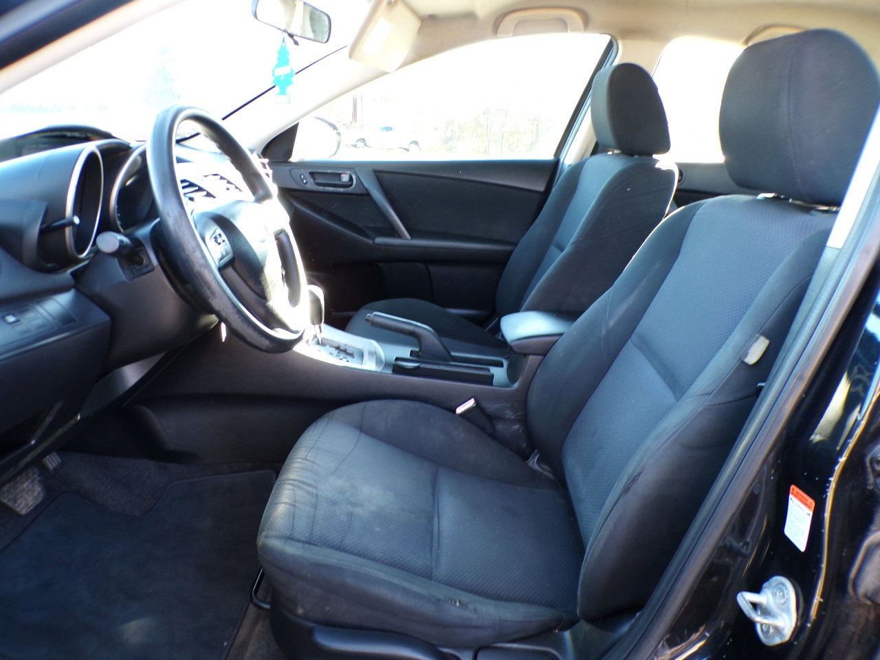 Used 2011 MAZDA MAZDA3 i Sport image 21