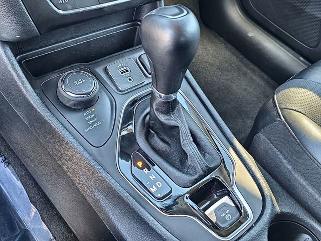 Used 2022 Jeep Cherokee Limited AWD/4WD image 29