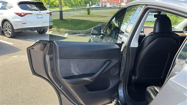 Used 2023 Tesla Model Y Performance AWD/4WD image 18