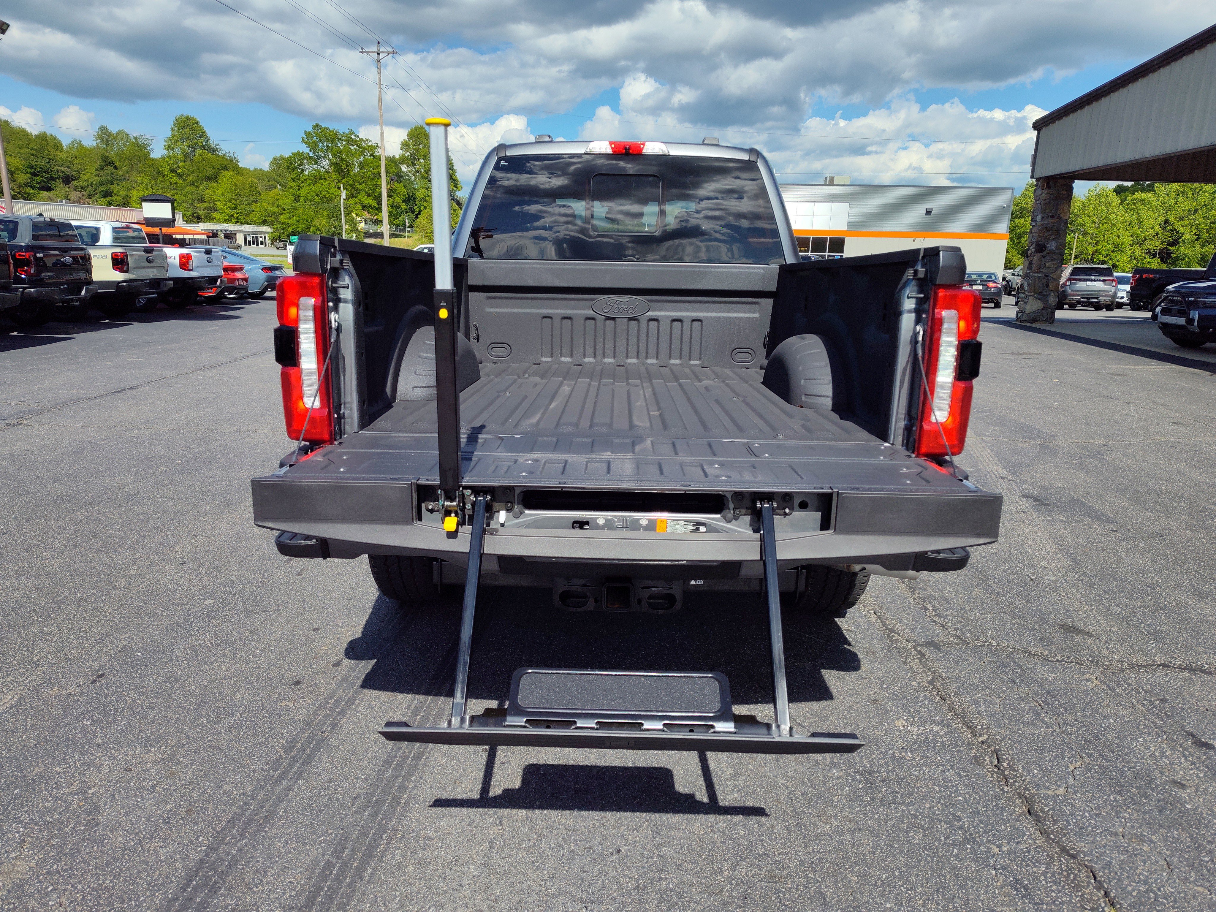 Used 2024 Ford F250 Lariat w/ Lariat Ultimate Package image 7