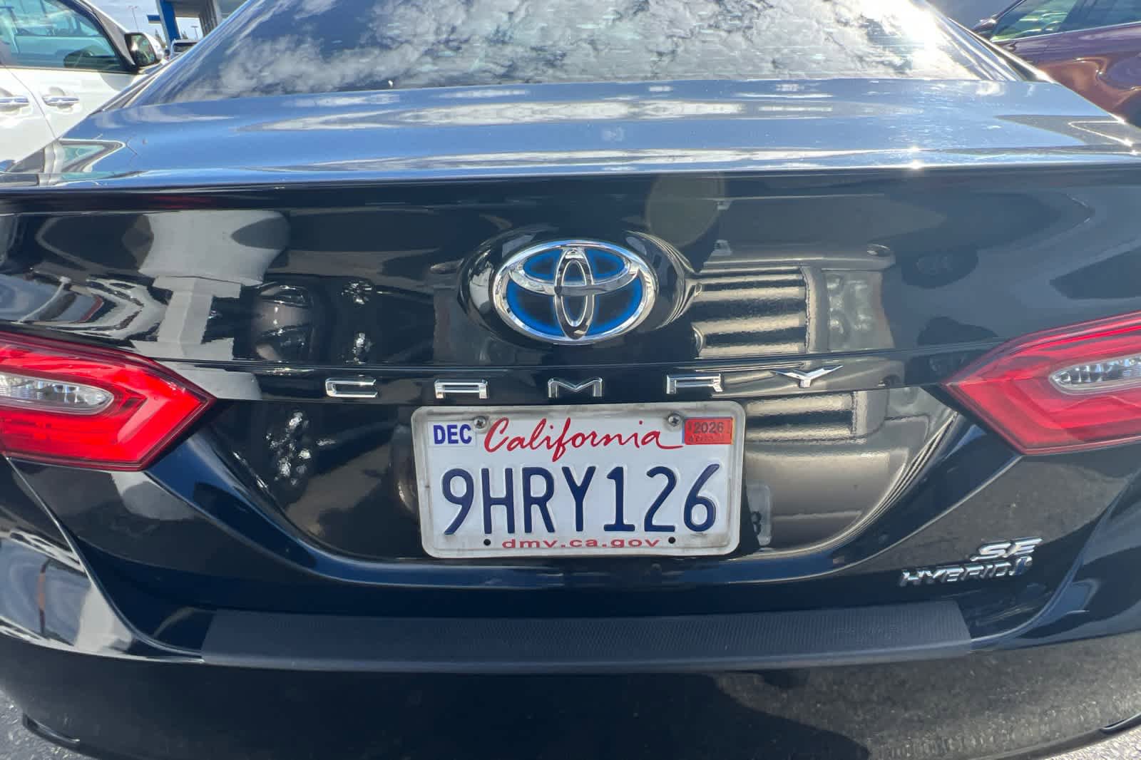 Used 2018 Toyota Camry SE FWD image 19
