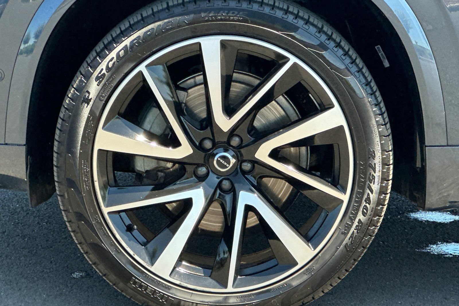 Used 2023 Volvo XC90 B6 Plus w/ Protection Package Premier AWD/4WD image 34