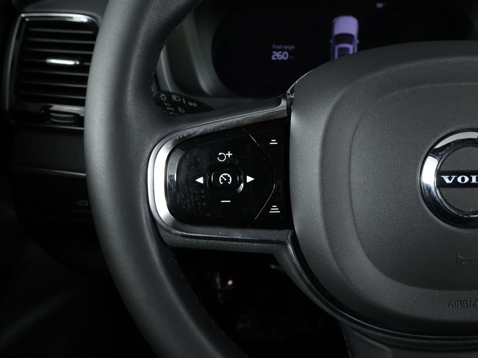 Used 2024 Volvo XC90 T8 Ultimate AWD/4WD image 10