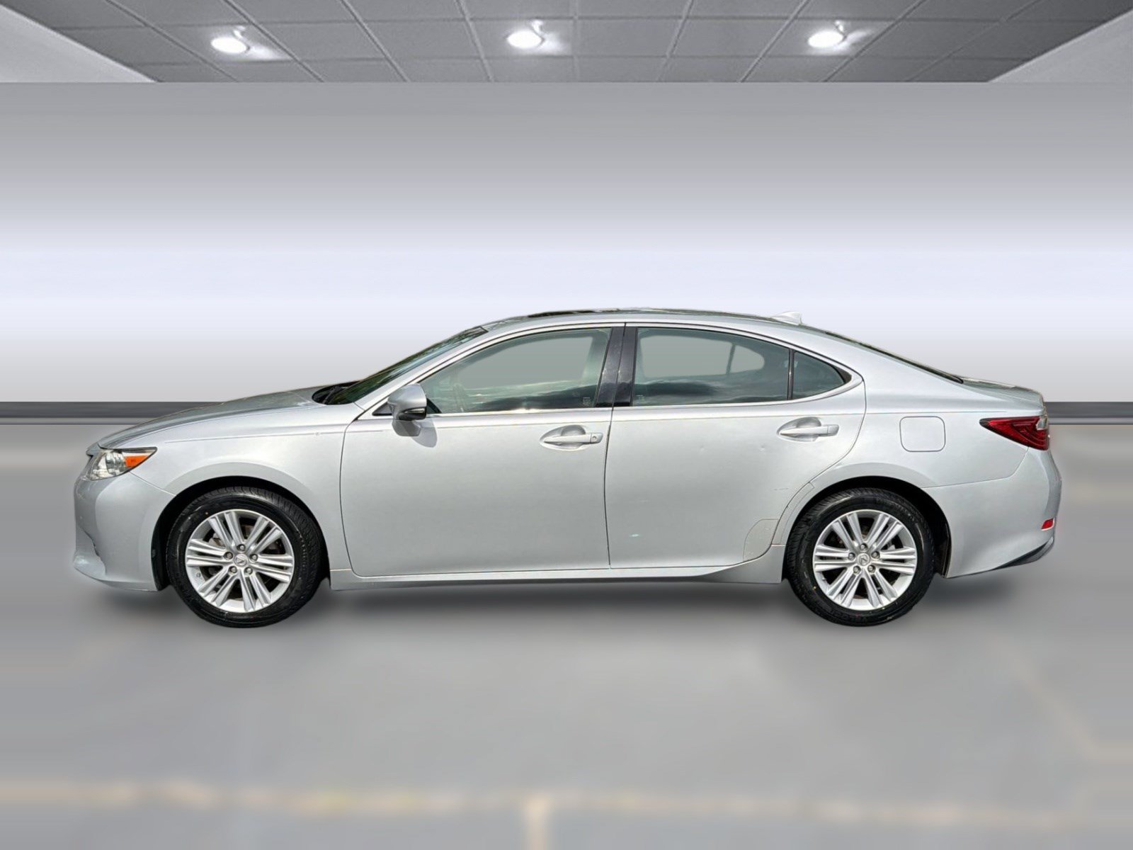 Used 2015 Lexus ES 350 w/ Premium Package FWD image 2