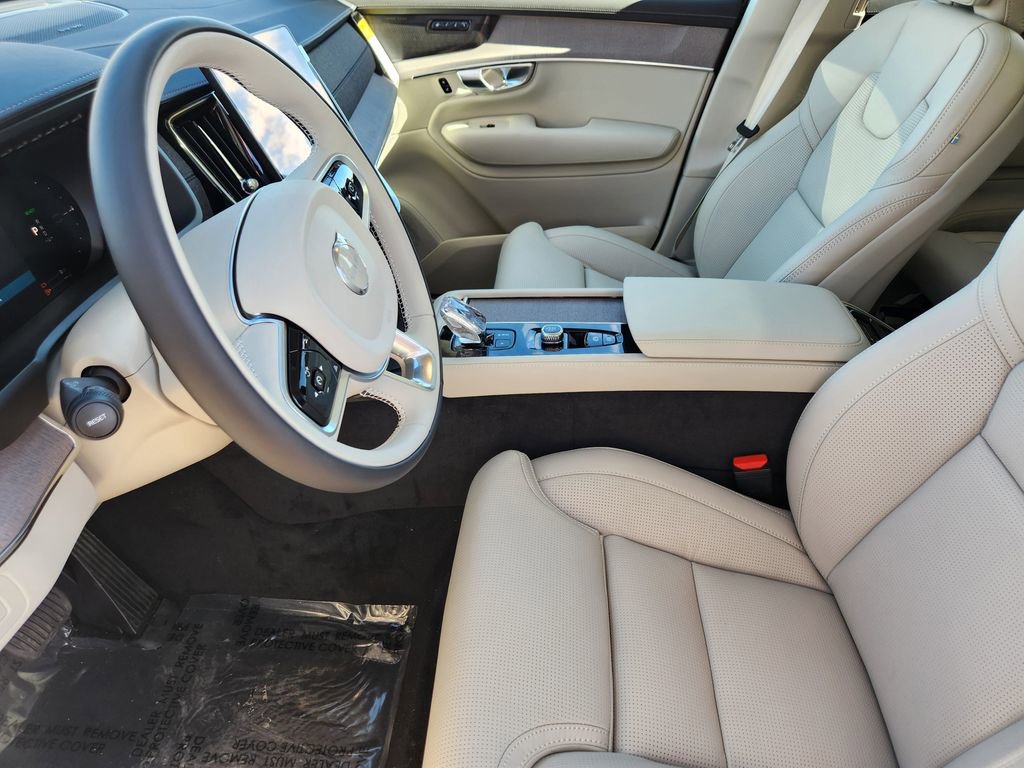 New 2026 Volvo XC90 T8 Ultra w/ Protection Package Premier image 3