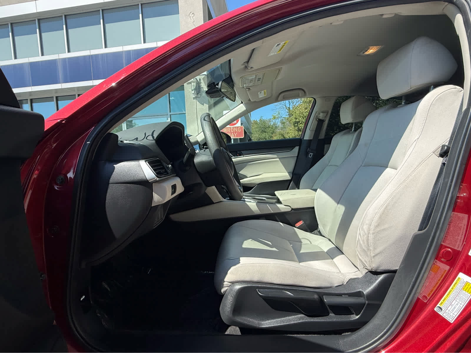 Used 2018 Honda Accord LX image 3