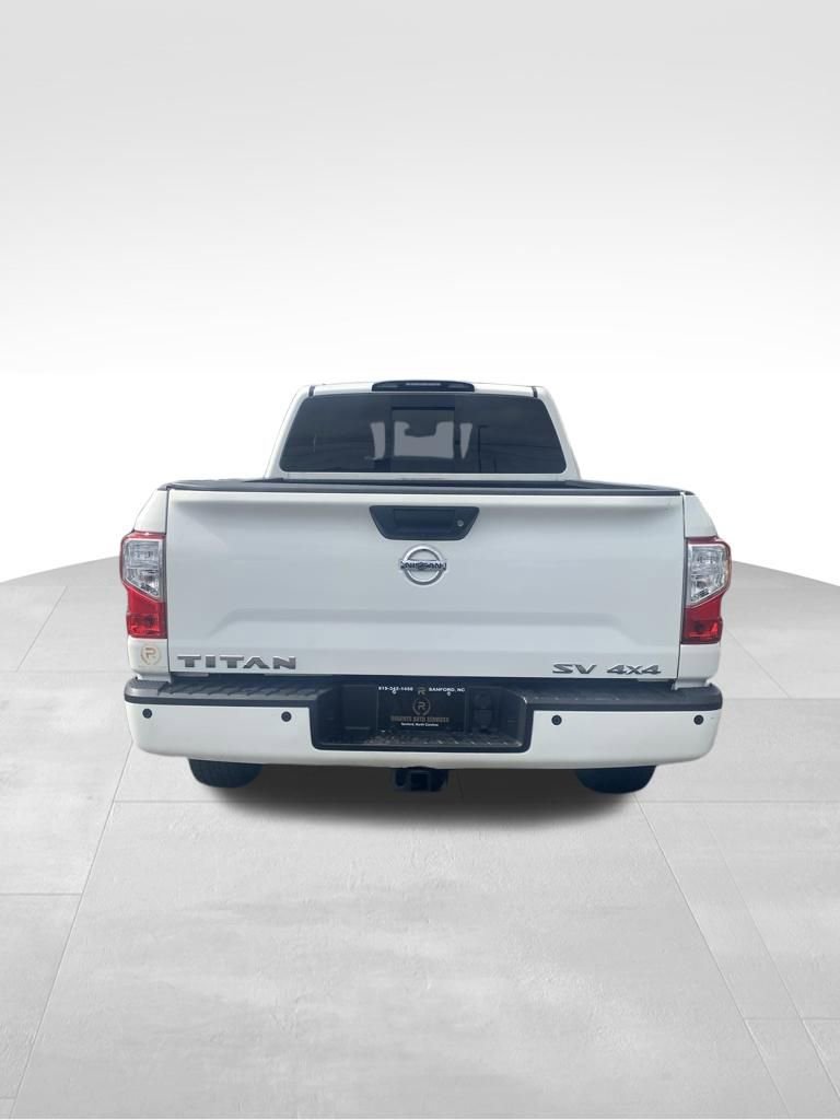 Used 2018 Nissan Titan SV w/ SV Convenience Package image 6