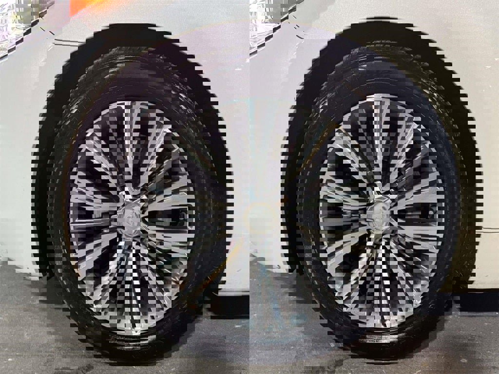 Used 2016 Kia K900 Luxury image 9