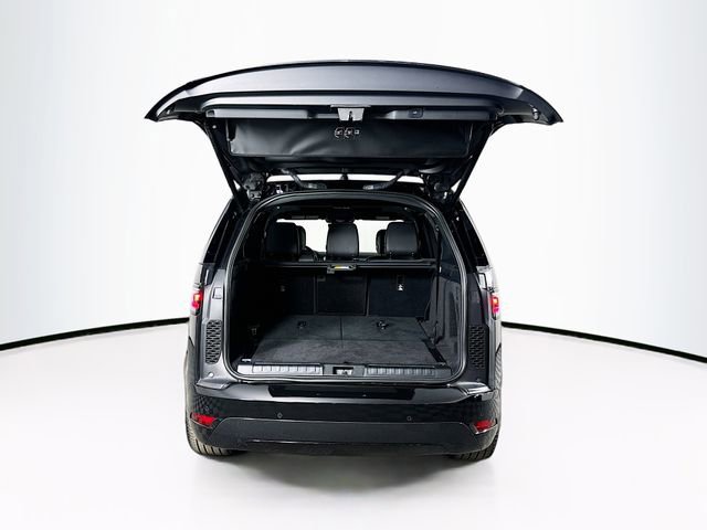 Used 2024 Land Rover Discovery Dynamic SE image 6