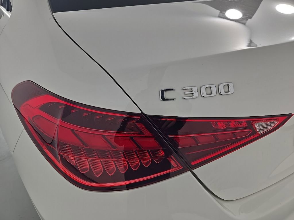Used 2022 Mercedes-Benz C 300 4MATIC Sedan image 9