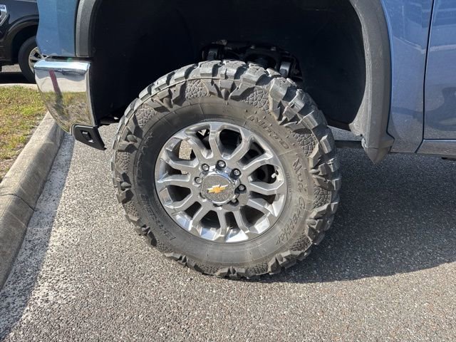 Used 2025 Chevrolet Silverado 2500 LTZ AWD/4WD image 18