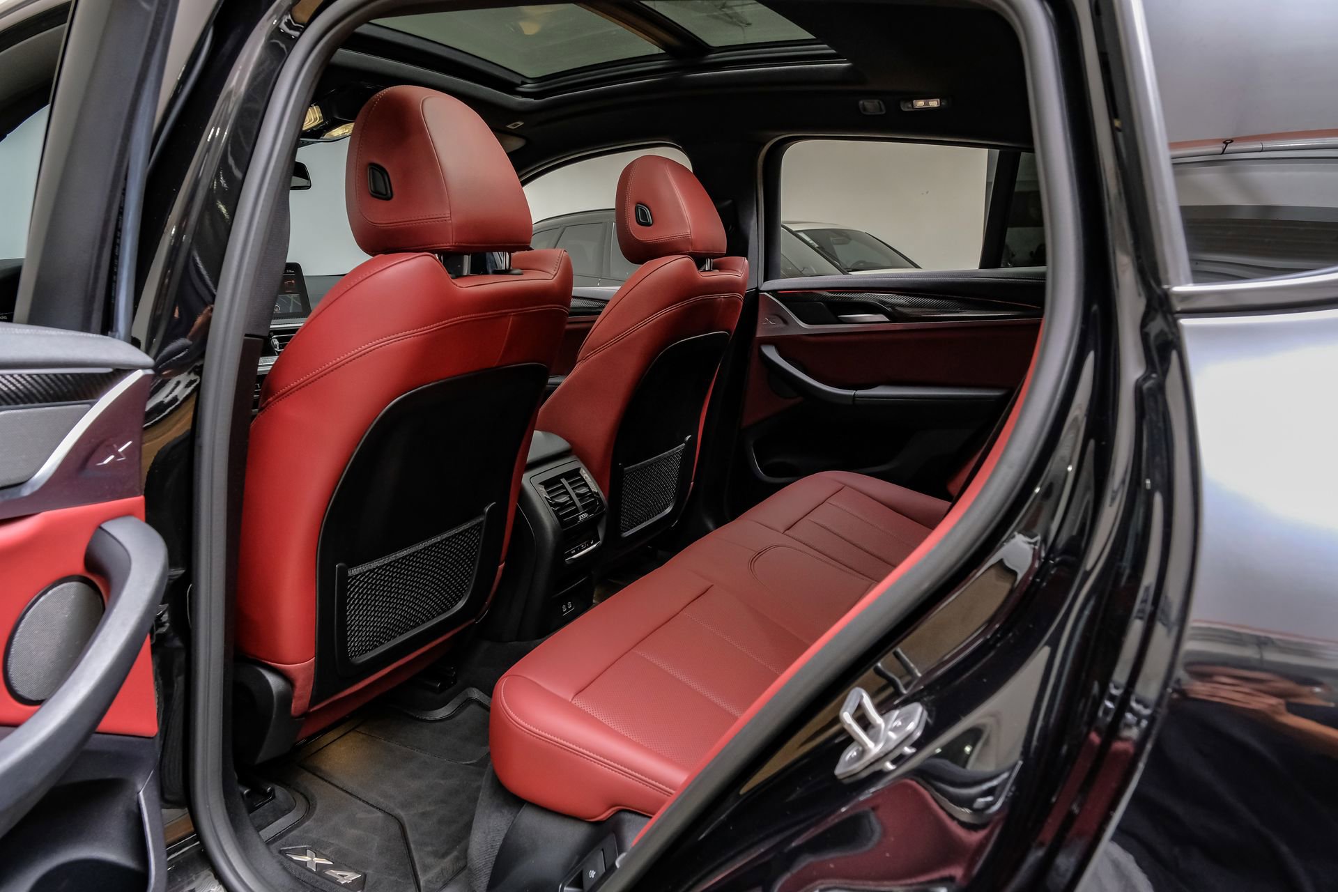 Used 2024 BMW X4 M40i w/ Premium Package image 43