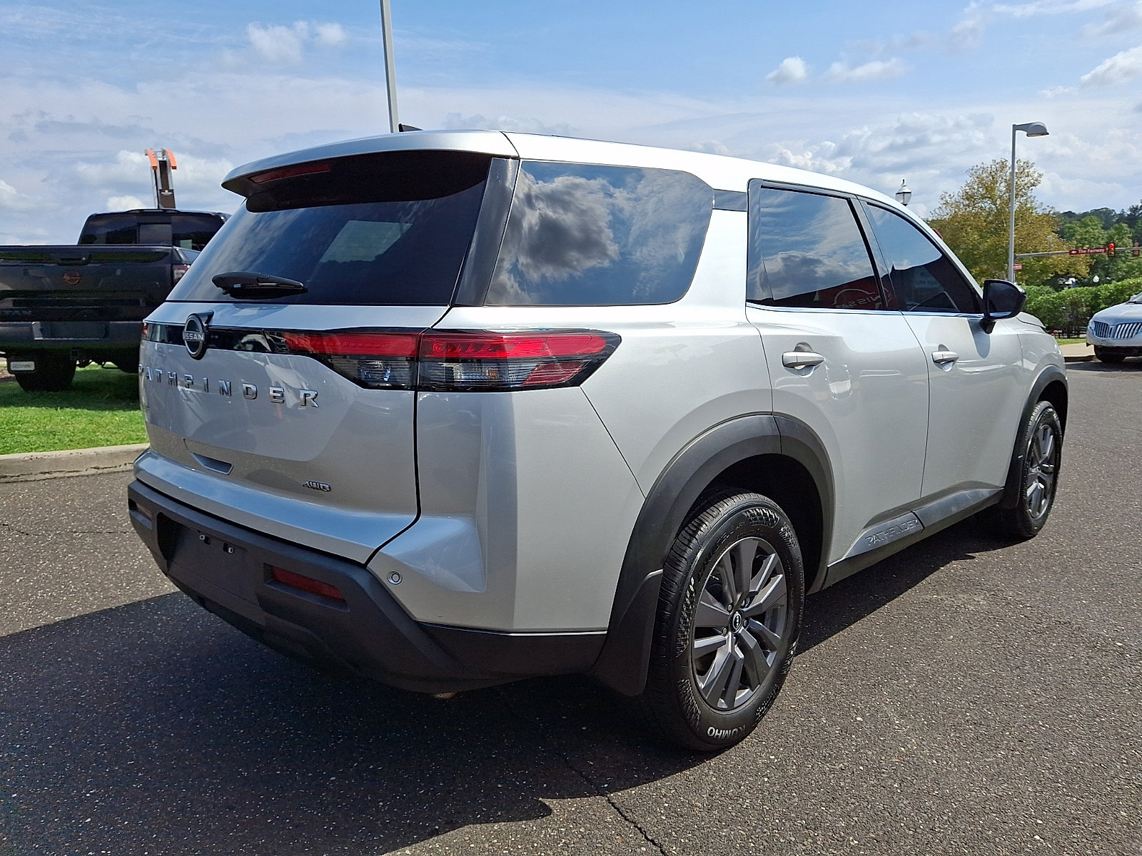 Certified 2024 Nissan Pathfinder S AWD/4WD image 6