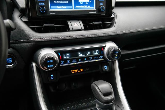 Used 2022 Toyota RAV4 XLE image 29