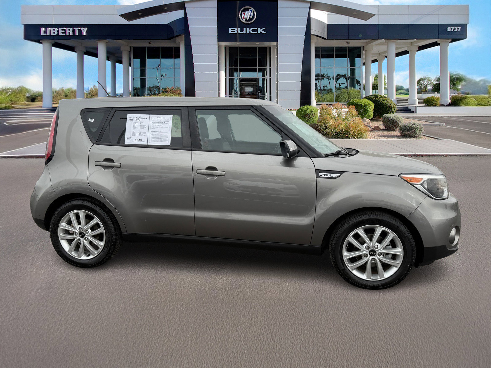 Used 2017 Kia Soul + FWD image 2