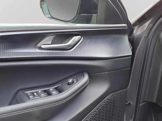 New 2025 Jeep Grand Cherokee 4WD image 9
