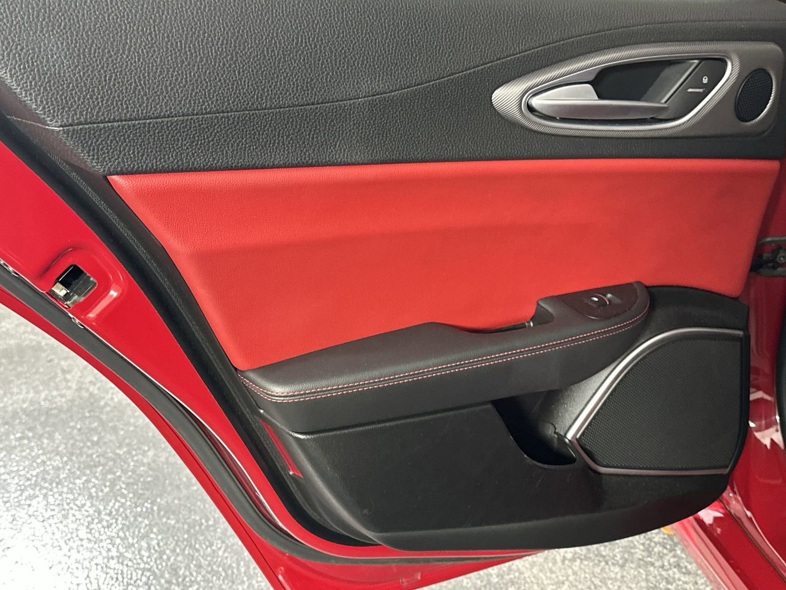 Used 2019 Alfa Romeo Giulia Ti Sport w/ Quick Order Package 22U Sport RWD image 30