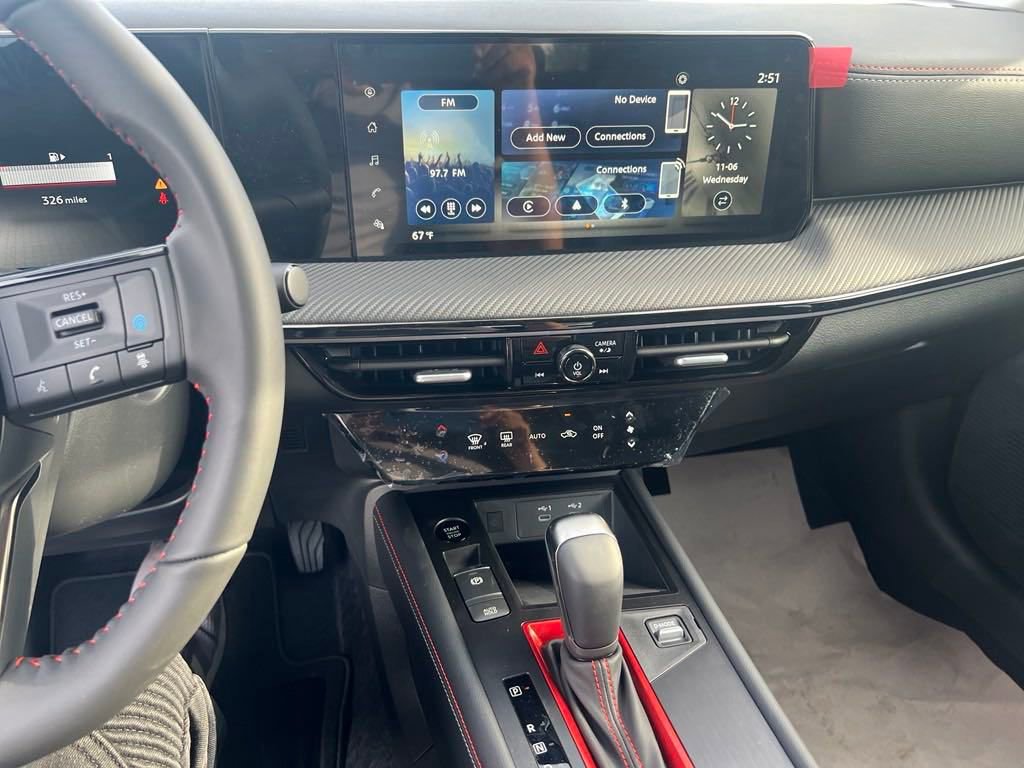 Used 2025 Nissan Kicks SR image 19