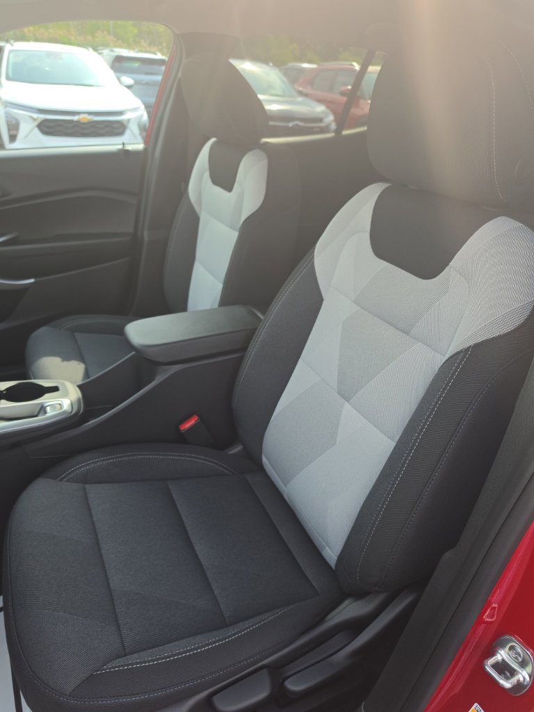 New 2026 Chevrolet Trax LS w/ LS Convenience Package FWD image 15