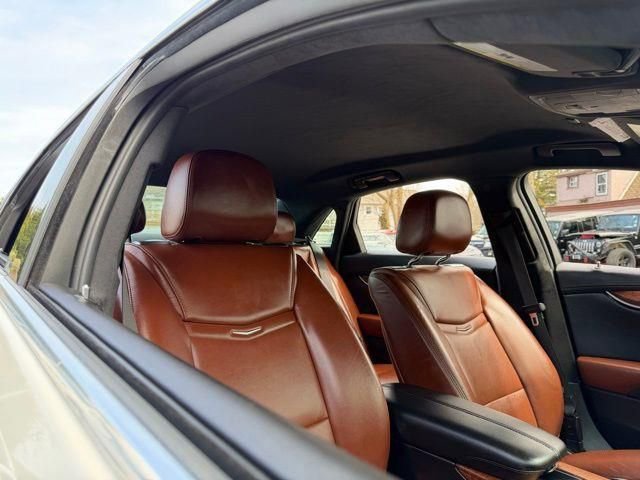 Used 2015 Cadillac XTS Premium image 10