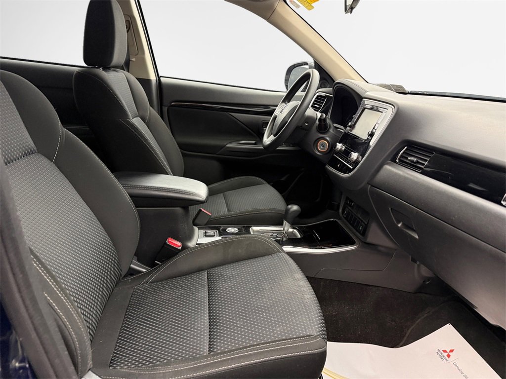 Used 2020 Mitsubishi Outlander ES image 24